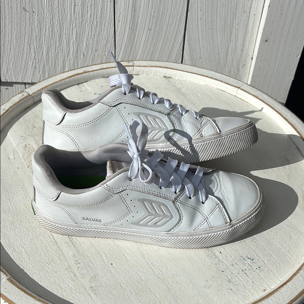 Cariuma White Salvas Women's Sneakers size 8.5